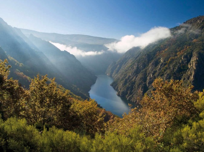 023_Al Andalus - Der eindrucksvolle Sil-Canyon in Galizien - ramonespelt fotolia - Lernidee Reisen - Schoene Aussichten Touristik